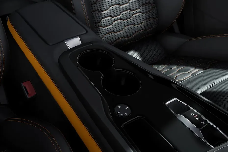 audi-rs e-tron-gt-cup-holder